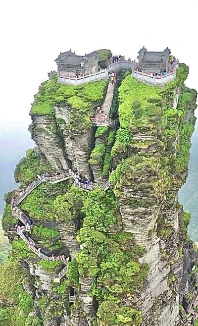 Beatitudes and reversing, between ability and fragility