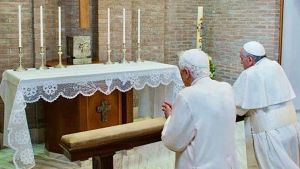 Correzione Francescana, e Preghiera ovunque. «In mezzo»