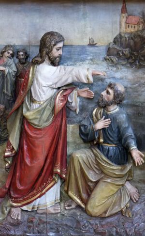 Cross and Son of Man: Messiah and against-Messiah in comparison