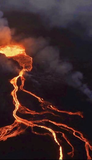 «In the Midst»: Family Style